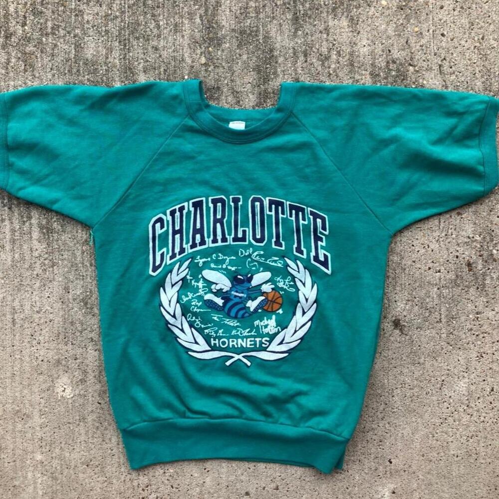 Vintage charlotte hornets short sleeve sweatshirt
